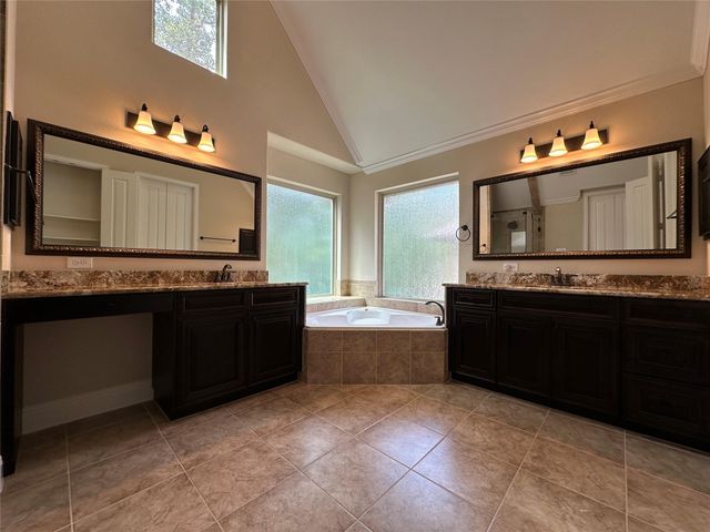 11 Silver Rock Drive, Tomball, TX 77375