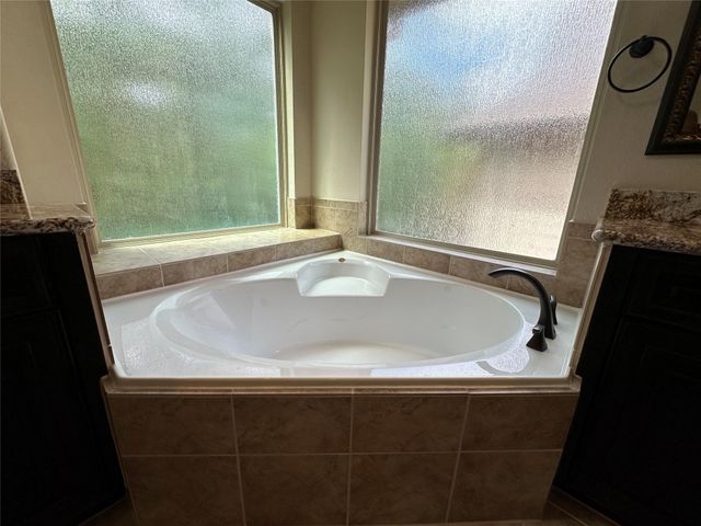 11 Silver Rock Drive, Tomball, TX 77375