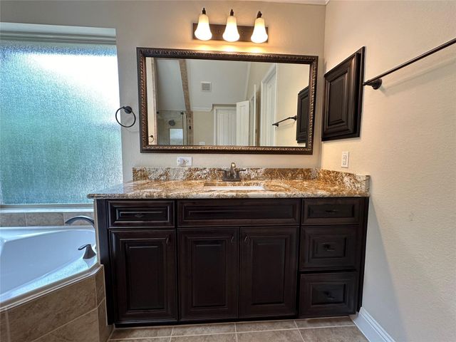 11 Silver Rock Drive, Tomball, TX 77375