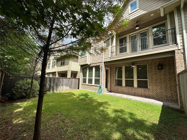 11 Silver Rock Drive, Tomball, TX 77375