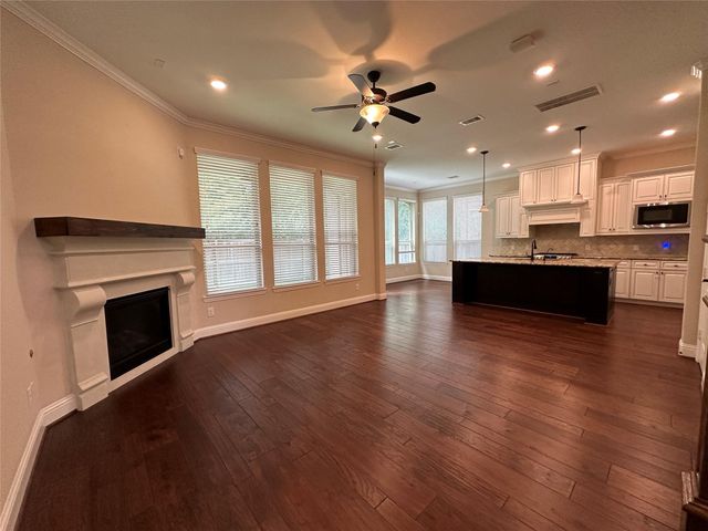 11 Silver Rock Drive, Tomball, TX 77375