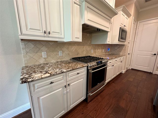 11 Silver Rock Drive, Tomball, TX 77375