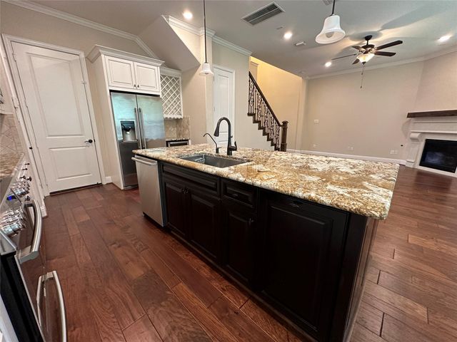11 Silver Rock Drive, Tomball, TX 77375