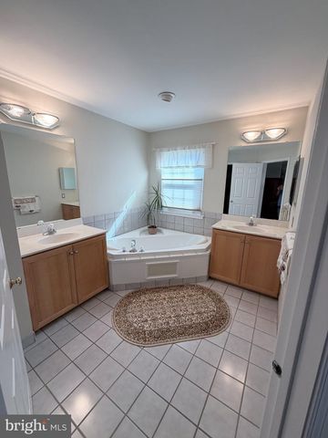 438 TURTLE LN, Langhorne, PA 19047