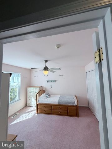 438 TURTLE LN, Langhorne, PA 19047