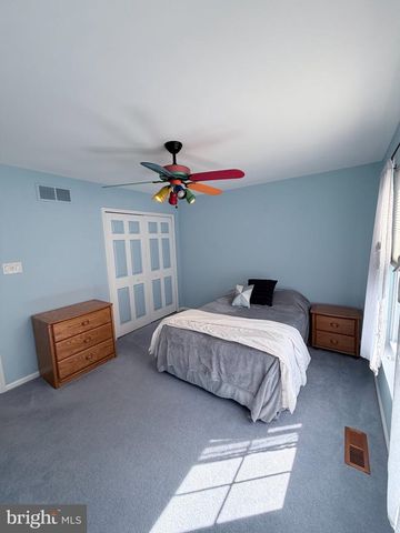 438 TURTLE LN, Langhorne, PA 19047