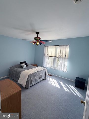 438 TURTLE LN, Langhorne, PA 19047