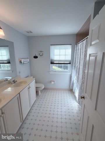 438 TURTLE LN, Langhorne, PA 19047