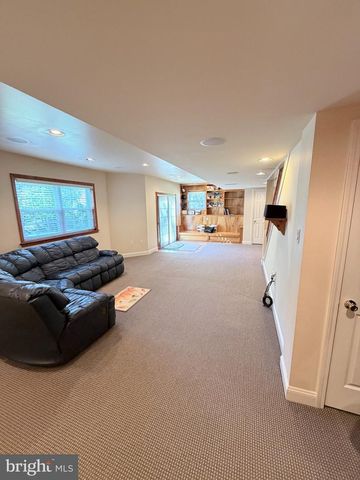 438 TURTLE LN, Langhorne, PA 19047