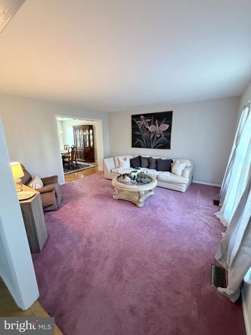 438 TURTLE LN, Langhorne, PA 19047