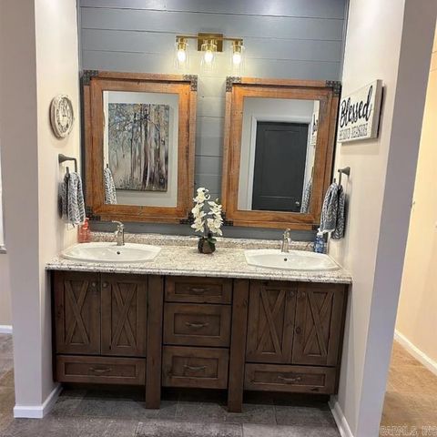 511 N 2nd St, Paragould, AR 72450