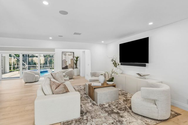 735 NE 6th Street, Boca Raton, FL 33432