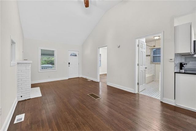 7637 JEFFERSON Street, Kansas City, MO 64114