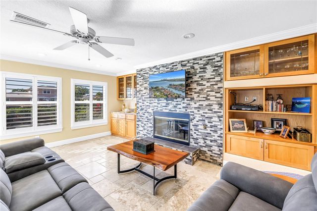 1939 HAWAII AVENUE NE, St Petersburg, FL 33703