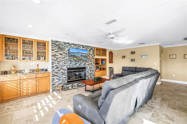 1939 HAWAII AVENUE NE, St Petersburg, FL 33703