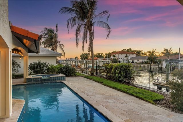 1939 HAWAII AVENUE NE, St Petersburg, FL 33703