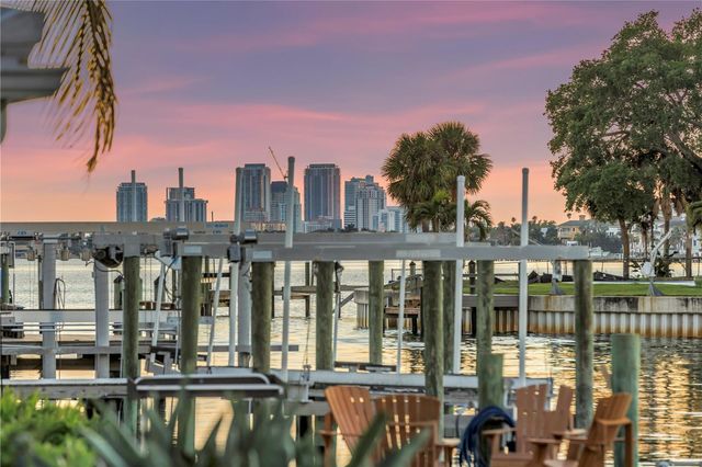 1939 HAWAII AVENUE NE, St Petersburg, FL 33703