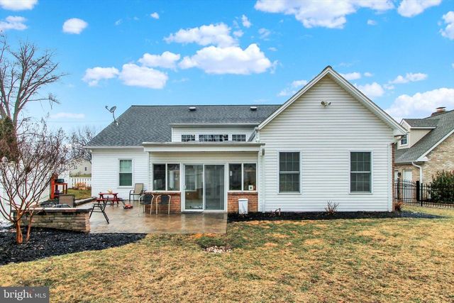 355 DART DR, Hanover, PA 17331