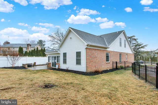 355 DART DR, Hanover, PA 17331