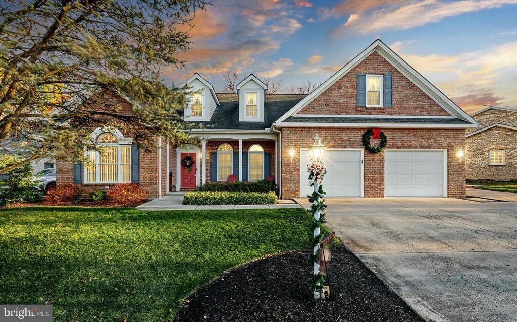 355 DART DR, Hanover, PA 17331