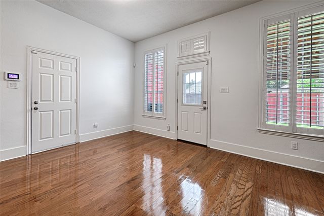 9718 Wolf Creek Drive, Irving, TX 75063