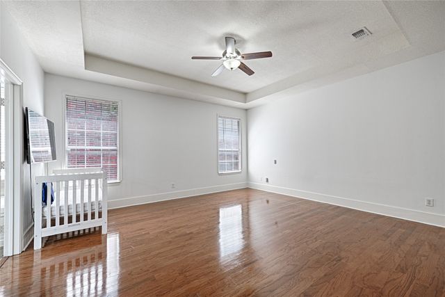 9718 Wolf Creek Drive, Irving, TX 75063
