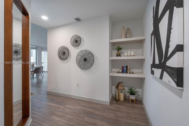 221 SW 12th St 203, Miami, FL 33130