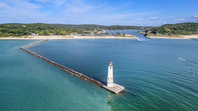 Unit 4B Lake Street, Frankfort, MI 49635