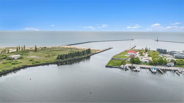 Unit 4B Lake Street, Frankfort, MI 49635