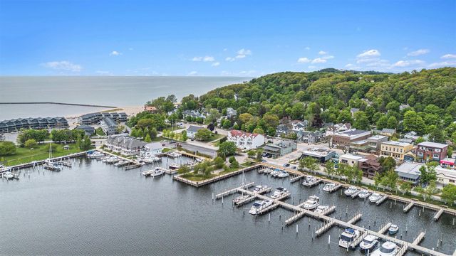 Unit 4B Lake Street, Frankfort, MI 49635