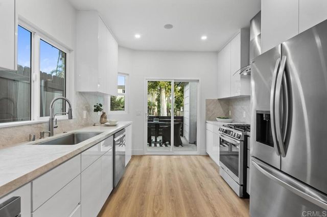 976 Sapphire Street, San Diego, CA 92109