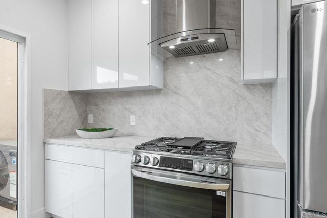 976 Sapphire Street, San Diego, CA 92109
