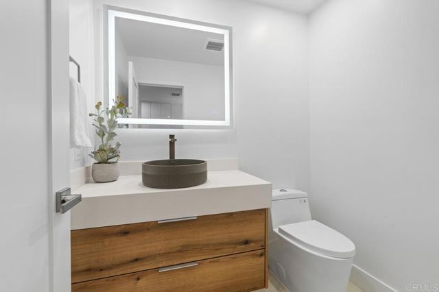 976 Sapphire Street, San Diego, CA 92109
