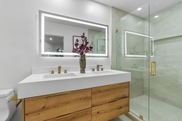 976 Sapphire Street, San Diego, CA 92109
