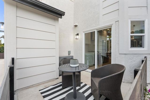 976 Sapphire Street, San Diego, CA 92109