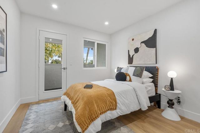 976 Sapphire Street, San Diego, CA 92109