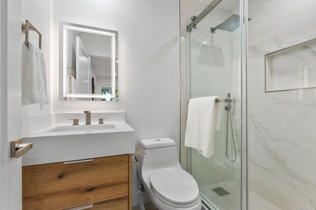 976 Sapphire Street, San Diego, CA 92109