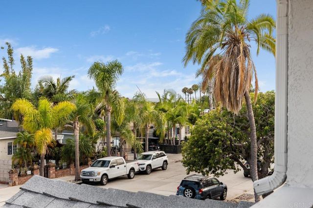 976 Sapphire Street, San Diego, CA 92109
