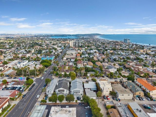 976 Sapphire Street, San Diego, CA 92109
