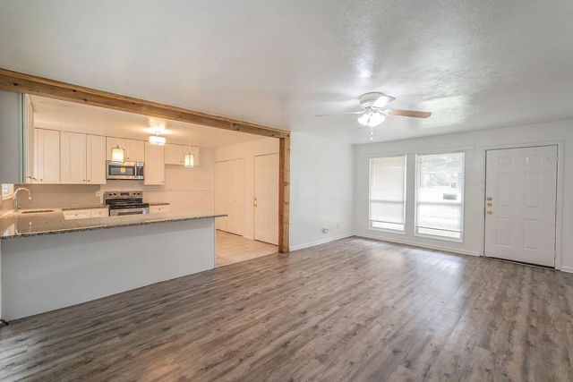 5520 Trail Lake Drive, Fort Worth, TX 76133