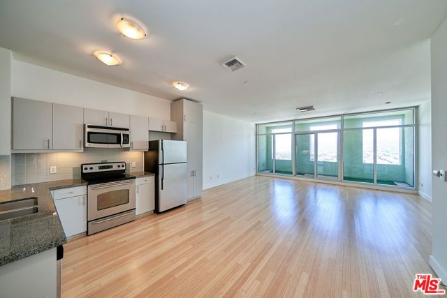 3810 Wilshire Boulevard 2102, Los Angeles, CA 90010