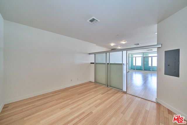 3810 Wilshire Boulevard 2102, Los Angeles, CA 90010