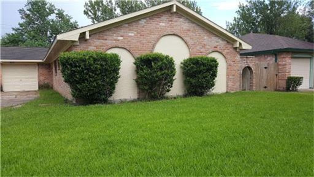 6666 Laughlin Drive, Houston, TX 77489