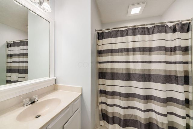 3404 Smileys Corner, Hilliard, OH 43026