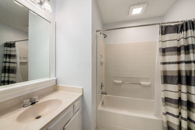 3404 Smileys Corner, Hilliard, OH 43026