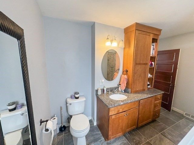 21 Falmouth St, Worcester, MA 01607
