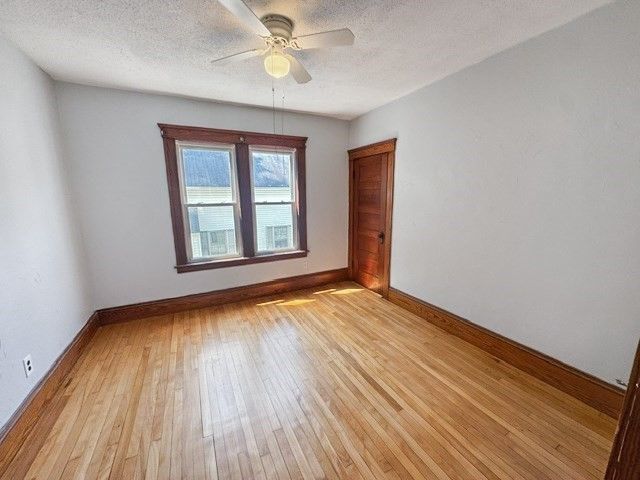 21 Falmouth St, Worcester, MA 01607
