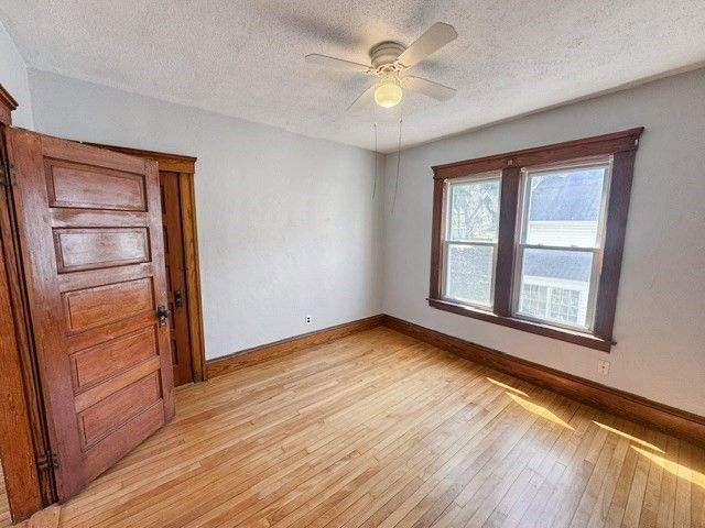 21 Falmouth St, Worcester, MA 01607