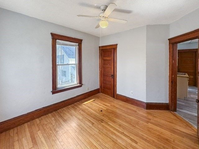 21 Falmouth St, Worcester, MA 01607