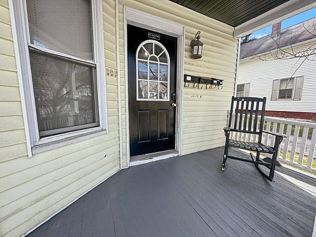 21 Falmouth St, Worcester, MA 01607